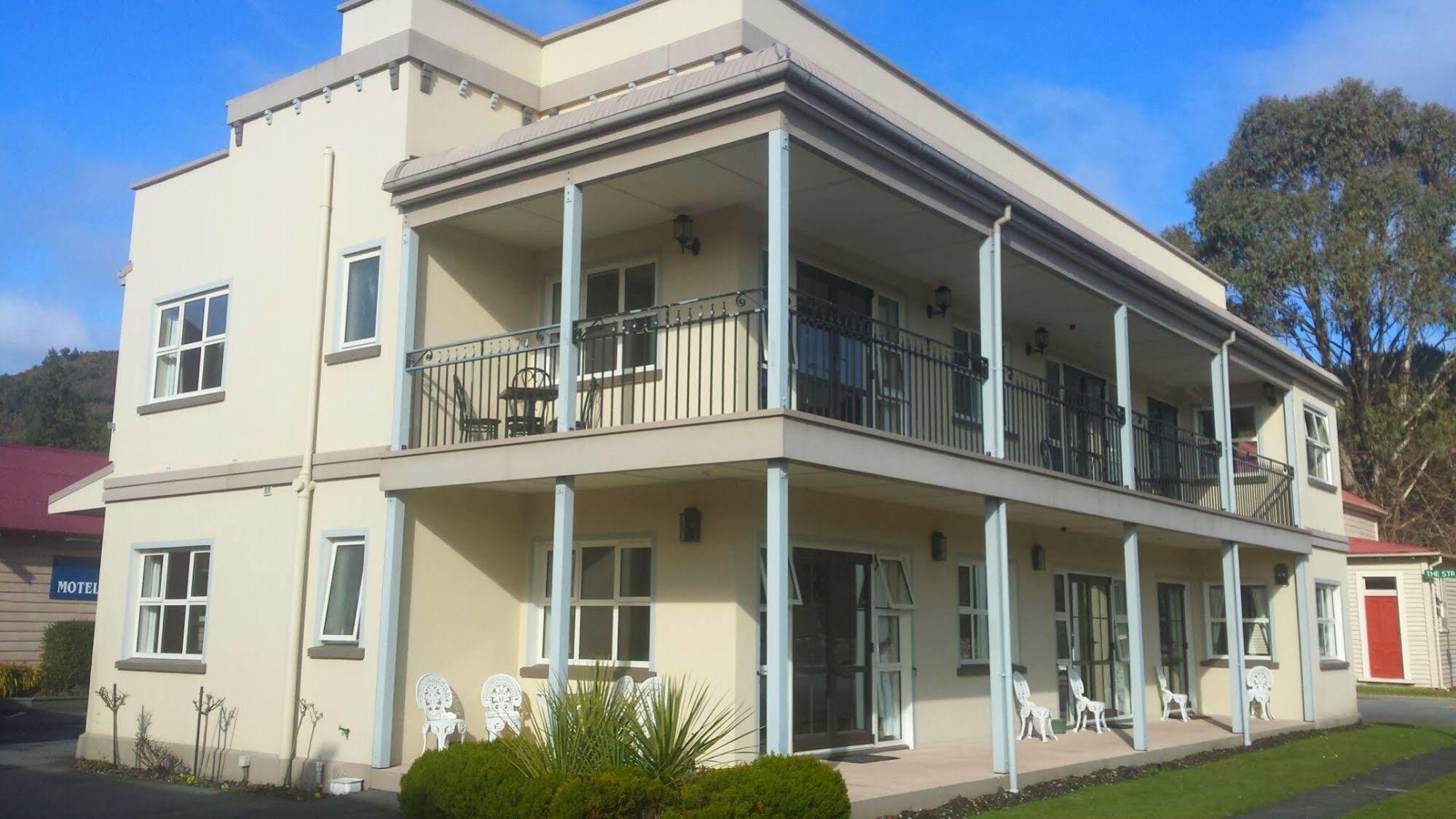 Lantern Court Motel Реефтон Экстерьер фото