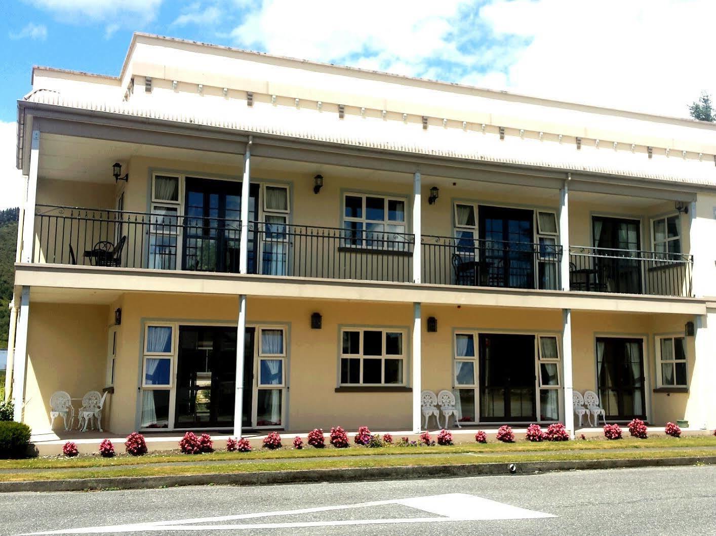 Lantern Court Motel Реефтон Экстерьер фото