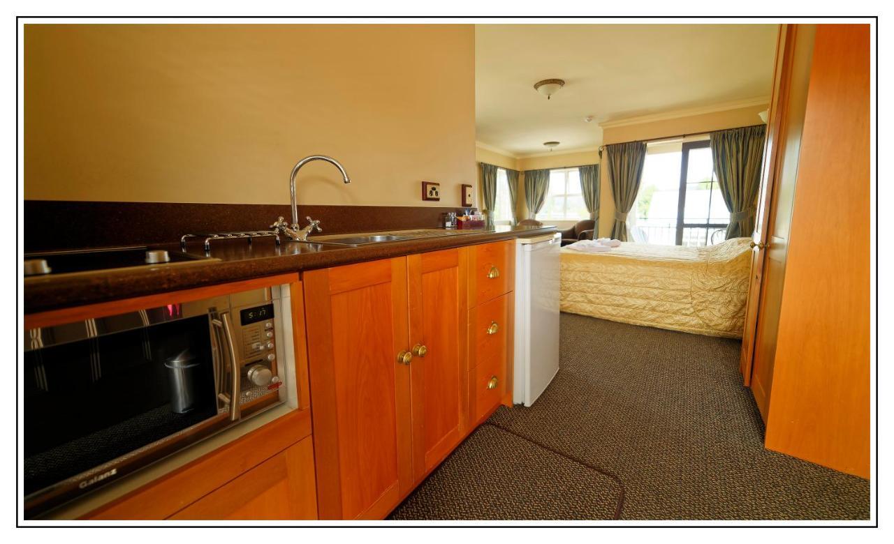 Lantern Court Motel Реефтон Экстерьер фото
